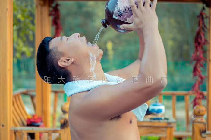 1-7愛好喝酒之人，因酒而歡，因酒而滿足.jpg