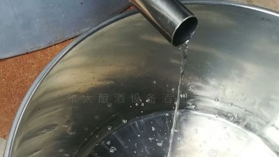 躲開不銹鋼釀酒設(shè)備蒸餾“雷區(qū)”，原來出酒快有絕招！