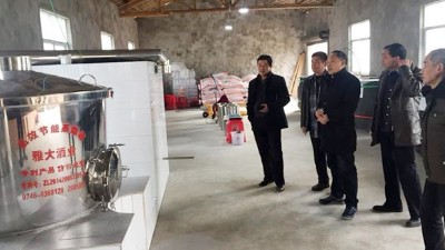 用白酒生產設備釀酒創(chuàng)業(yè)，該不該聽取親朋好友的意見？
