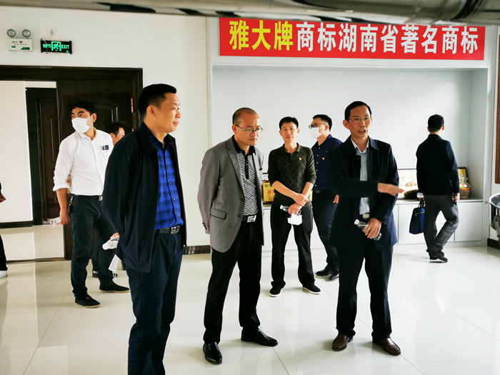 8寧勇華一行參觀(guān)雅大綜合展廳