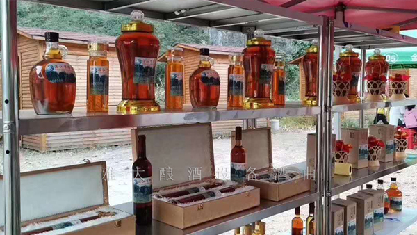 農(nóng)村到處可見的野果，用烤酒設(shè)備釀成酒有補(bǔ)腎固精的功效！
