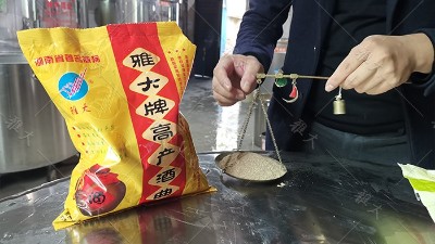 冬季釀酒多加酒曲出酒就多？答案是否定的，曲加多了后果很嚴(yán)重！