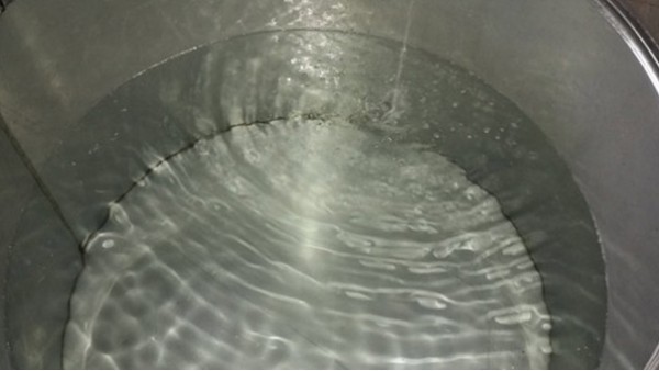 過年聚餐，我們到底該喝高度酒，還是低度酒？