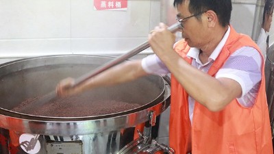 用蒸酒設備做固態(tài)酒想要穩(wěn)產(chǎn)高產(chǎn)，這幾點很關(guān)鍵！