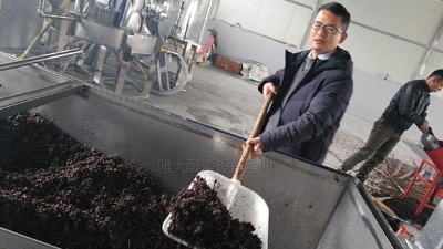 40噸拐棗爛在樹上賣不掉，用雅大蒸酒設(shè)備釀成酒，每瓶賣288元！