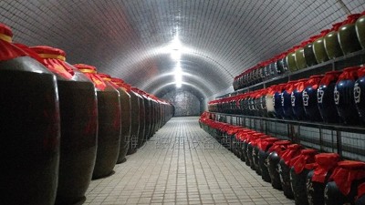 用白酒生產(chǎn)設(shè)備做窖藏酒，怎樣儲存才能保證不“跑酒”？