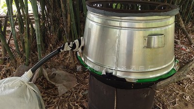 用木甑烤酒設(shè)備蒸白酒，冬季更容易糊鍋，為什么？
