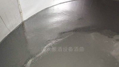 用白酒蒸餾設(shè)備做酒，原料處理不當有可能導(dǎo)致上頭！
