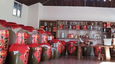 在農(nóng)村弄套全自動(dòng)釀酒設(shè)備開小酒坊，自產(chǎn)自銷年賺十幾萬(wàn)沒問題