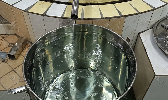 掐頭去尾、按質(zhì)摘酒