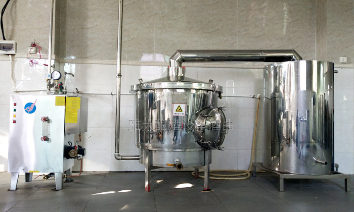 10.24雅大酒廠200斤電加熱傳統(tǒng)釀酒設備