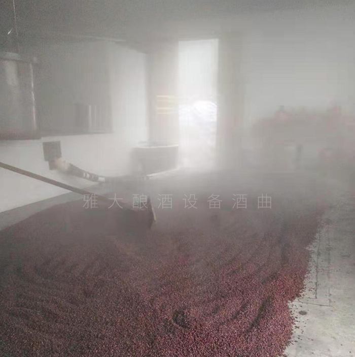 從廚師到釀酒師，用蒸餾釀酒設(shè)備釀出美酒，釀出紅火日子