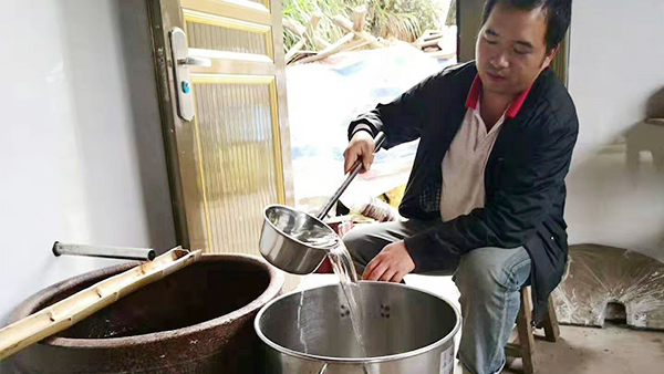 從廚師到釀酒師，用蒸餾釀酒設(shè)備釀出美酒，釀出紅火日子