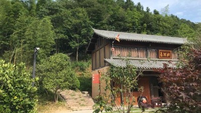 1套釀酒機(jī)器開“酒館”，一肉一串配點(diǎn)酒，回味無(wú)窮
